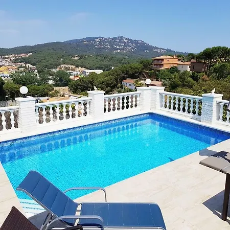 Astoria Villa